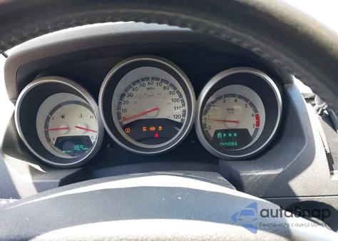 2010 Dodge Grand Caravan Hero z USA, uszkodzony, nr VIN 2D4RN3D1XAR419884